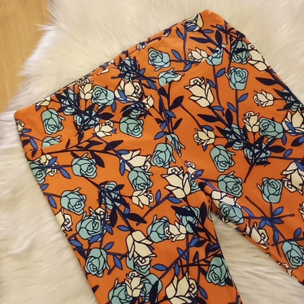 LulaRoe Rose 🌹 Printed Leggings- T&C-#1557+